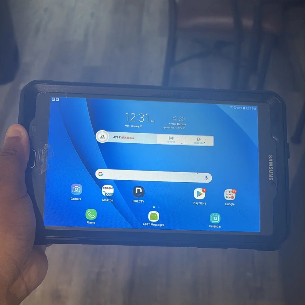 Samsung Tablet no scratches or cracks